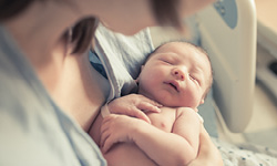 Až 3 000 Kč pro maminky v rámci jednoho těhotenství